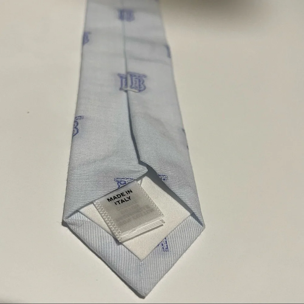 🔥🆕💯ICONIC SEERSUCKER BURBERRY MONOGRAM LIMITED PASTEL BLUE TB MOTIF TIE🔥 - Picture 11 of 12